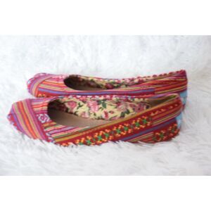 Toms Ballet Flats Womens SZ 8 Red Purple Patchwork Slip On Casual Comfort Shoes